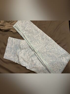Blue leggings